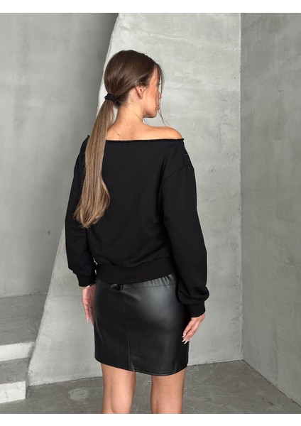 Kayık Yaka Taşlı Sweat Siyah indirimleri