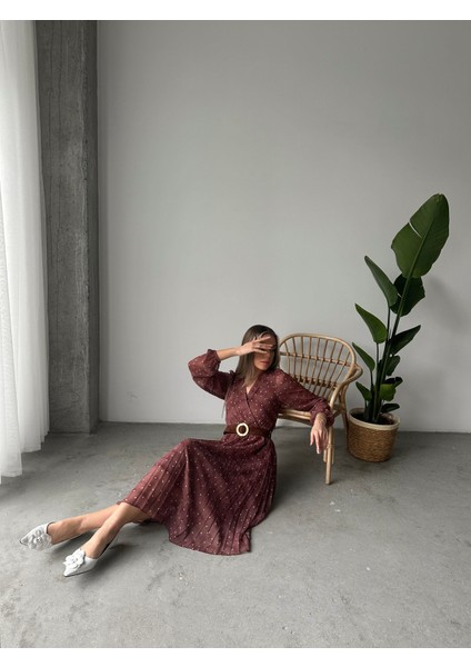 Pileli Puantiyeli Şifon Elbise Kahverengi fırsatları