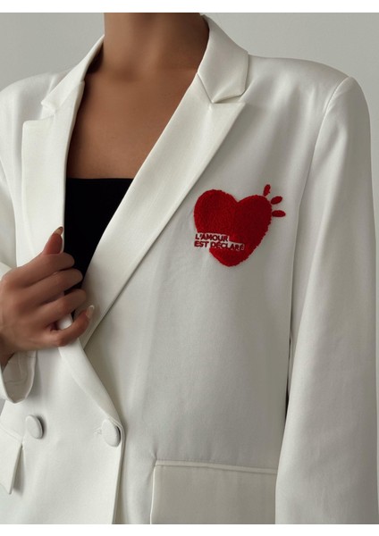 Kalp Nakışlı Ceket Ekru modelleri