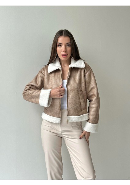 Kolu Katlama Süslü Içi Peluş Kısa Mont Bej