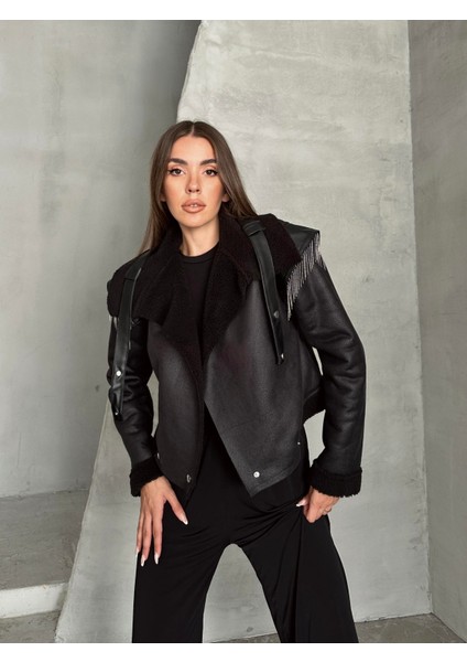 Peluşlu Zincir Detaylı Deri Mont Siyah fırsatları
