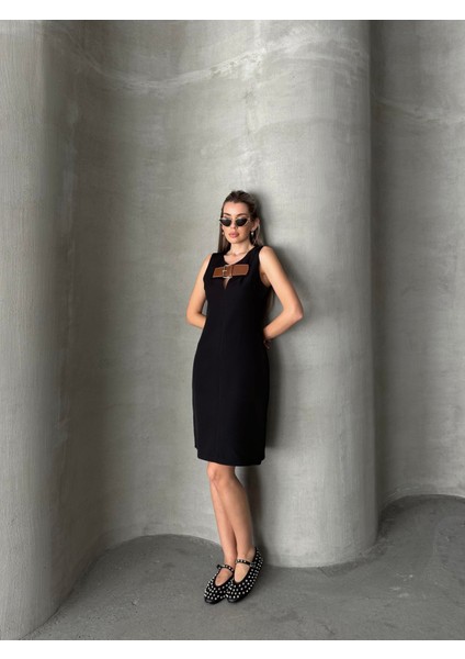 Göğsü Kemerli Klasik Elbise Siyah modelleri