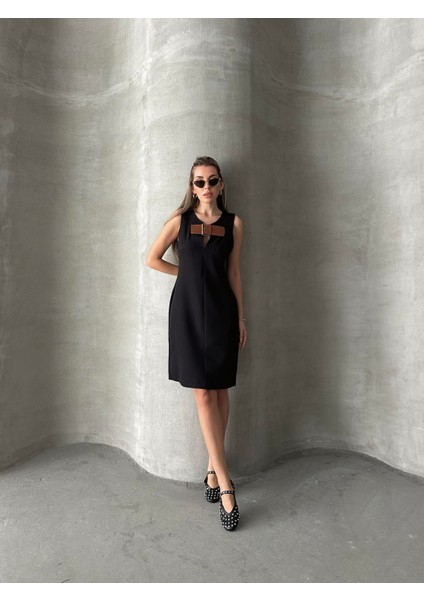 Göğsü Kemerli Klasik Elbise Siyah fırsatları