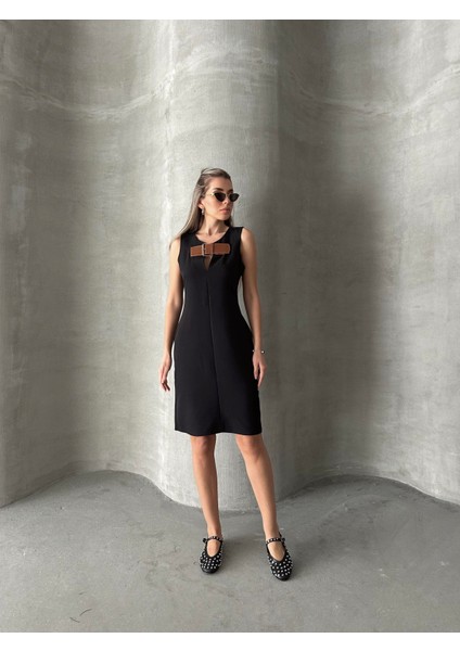 Göğsü Kemerli Klasik Elbise Siyah indirimleri
