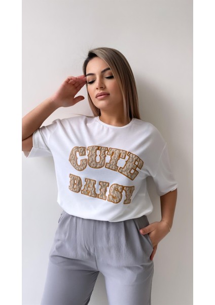 Kabartmalı Cute Daisy Tişört Ekru Bej