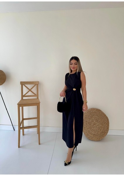 Broş Detaylı Yırtmaçlı Midi Şık Elbise Siyah fırsatları