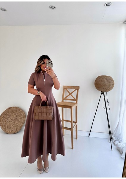 Pens Detaylı Fermuarlı Midi Elbise Camel