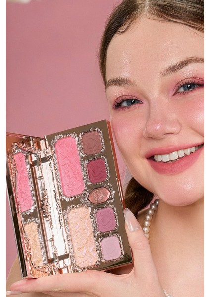 Strawberry Cupid Çok Amaçlı Göz-Yüz Makyaj Paleti modelleri