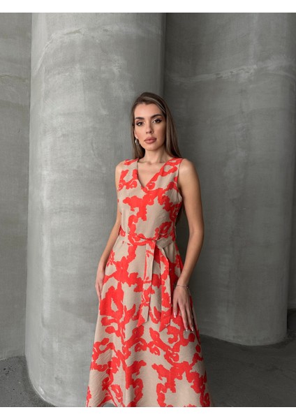 Kuşaklı Desenli Kalın Askılı Elbise Bej fırsatları