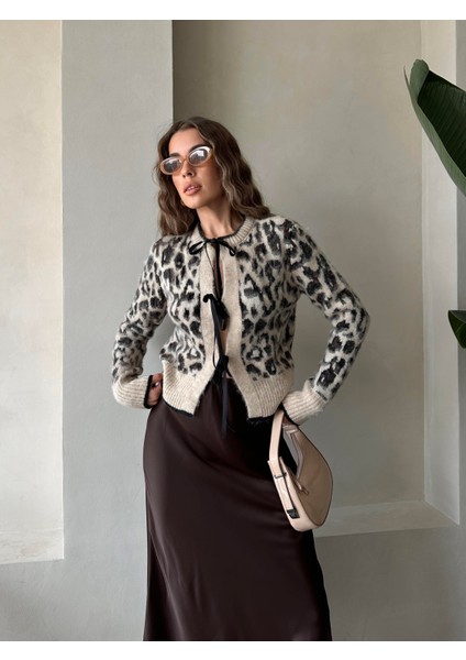 Önü Bağcıklı Leopar Hırka Bej modelleri