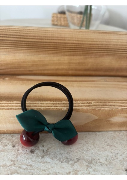 Büyük Cam Kiraz Modeli Yeşil Kurdela Detaylı Lastik Toka modelleri