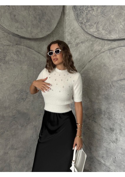 Kısa Kol Taş Işlemeli Yumoş Kazak Ekru modelleri