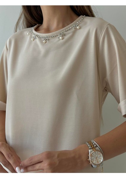 Yakası Taş Inci Işlemeli Düz Elbise Taş modelleri