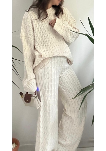 Kadın Beyaz Triko Takım