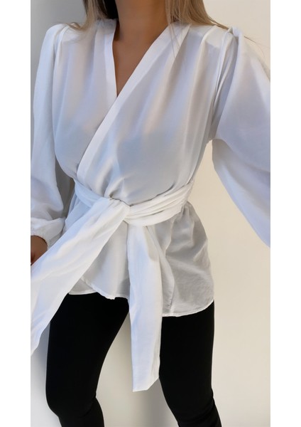 Kuşaklı Kruvaze Bluz Ekru fırsatları