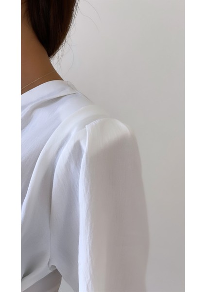 Kısa Kol Önü Kuşaklı Ayrobin Bluz Ekru