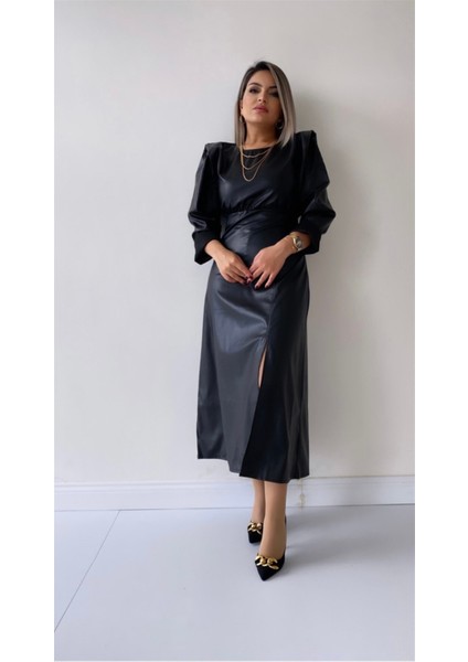 Vatkalı Uzun Kol Yırtmaçlı Deri Elbise Siyah