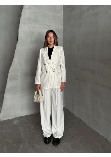 Çizgili Lüks Ceket Pantolon Takım Ekru fırsatları