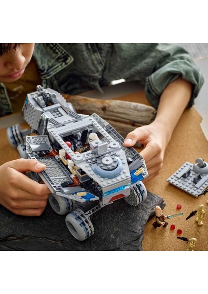 75413 LEGO Star Wars - Republic Juggernaut 813 Parça +9 Yaş