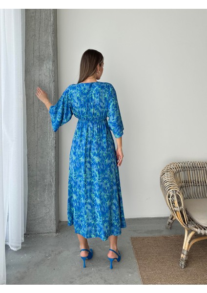 Beli Lastikli Önü Yırtmaçlı Viskon Elbise Mavi