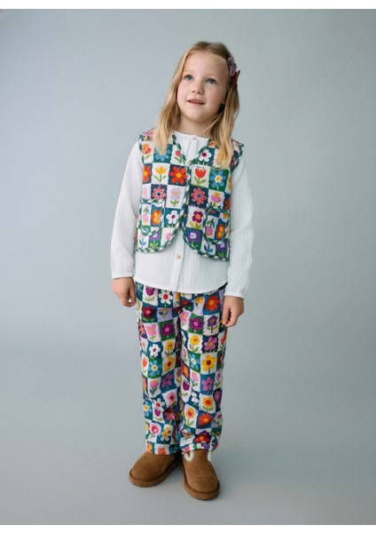 Kız Çocuk Pamuklu Renkli Çiçek Desenli Yelek & Pantolon Takımı – Modern Şık Tasarım fiyatları