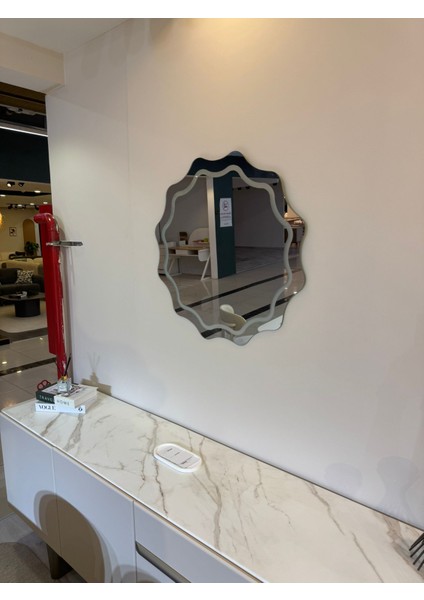 Kıvrımlı Asimetrik Çerçevesiz Dekoratif Duvar Aynası fırsatları