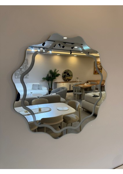 Kıvrımlı Asimetrik Çerçevesiz Dekoratif Duvar Aynası indirimleri