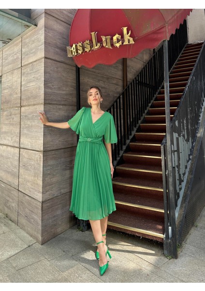 Kemer Detaylı Pileli Şık Şifon Elbise Yeşil fırsatları
