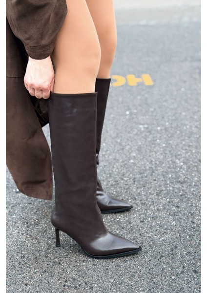 Aviren Kadın Topuklu Çizme Acıkahve Mat Deri fiyatları