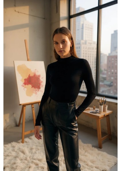 Kadın Siyah Parmak Detaylı Esnek Uzun Kollu Body