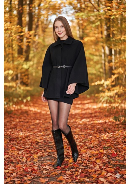 Kadın Siyah Kemerli Kaşe Panço – Milan’o 2025 Yeni Sezon Şıklığı