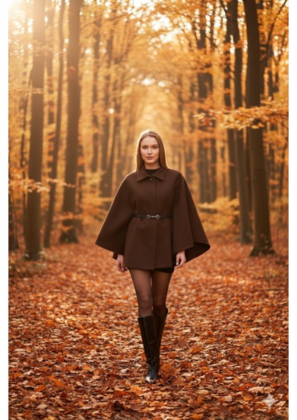 Kadın Kahverengi Kemerli Kaşe Panço – Milan’o 2025 Yeni Sezon Şıklığı