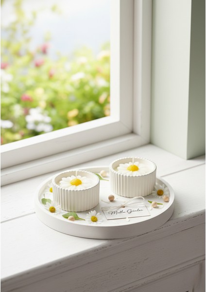 El Yapımı Papatya Dekorlu Kokulu Mum Seti – 2’li Özel Tasarım Daisy Collection