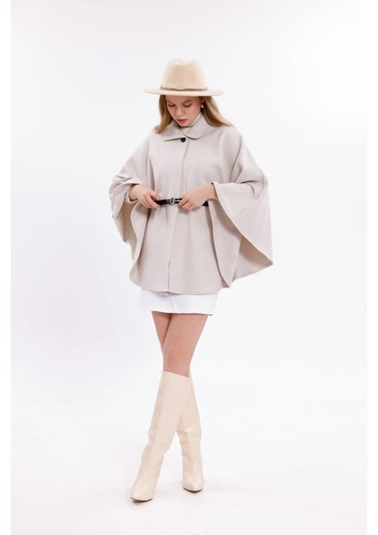 Bej Prilika Kadın Kemerli Kaşe Panço – Oversize Şık Trend 2025 Yeni Sezon