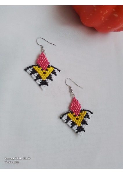 Kum Boncuklu El Yapımı Küpe