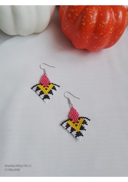 Kum Boncuklu El Yapımı Küpe modelleri