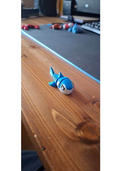3D Baskı Eklemli Köpek Balığı – Hareketli Masaüstü Oyuncak ve Dekoratif Figür (8 Cm) fiyatları