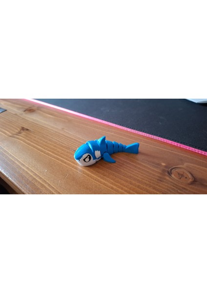 3D Baskı Eklemli Köpek Balığı – Hareketli Masaüstü Oyuncak ve Dekoratif Figür (8 Cm) modelleri