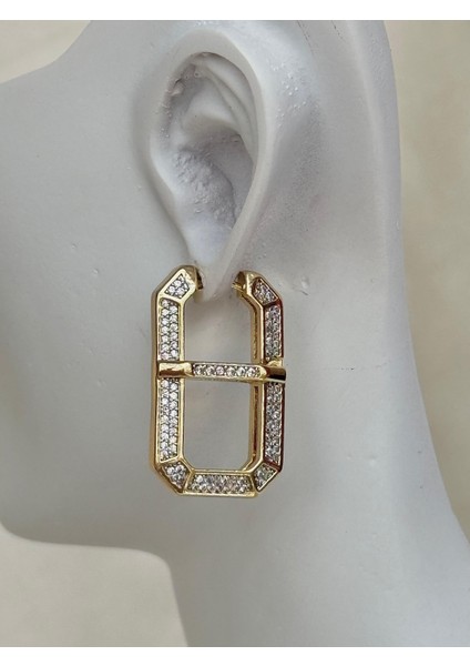 Gold Zirkon Taşlı Dikdörtgen Form Kadın Küpe Tam Taşlı Gold Geometrik Dikdörtgen Küpe Lüks Zirkon Kaplı Gold Dikdörtgen Sallantılı Küpe Parlak Zirkon Işlemeli Gold Modern Dikdörtgen Küpe