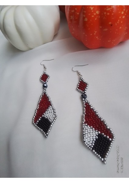 Kum Boncuklu El Yapımı Küpe modelleri