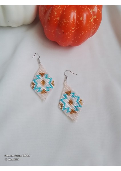 Kum Boncuklu El Yapımı Küpe