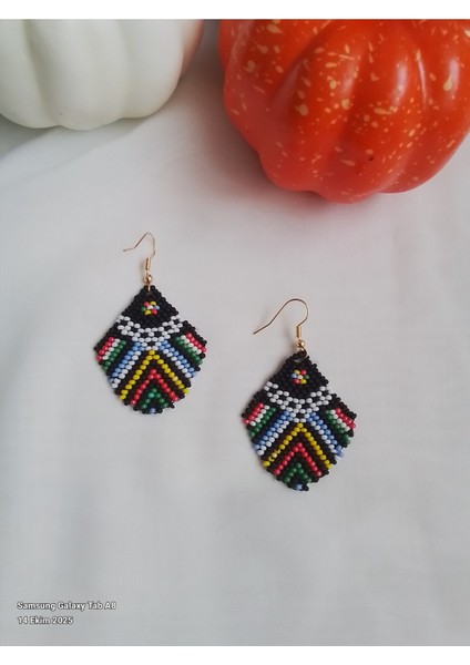 Kum Boncuklu El Yapımı Küpe