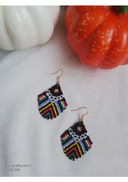 Kum Boncuklu El Yapımı Küpe modelleri