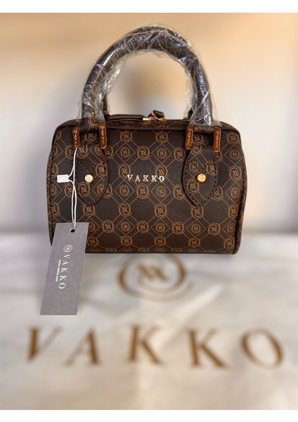 Klasik Askılı Çanta. En 20 cm Boy 13 cm