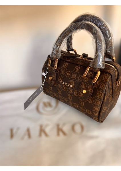 Klasik Askılı Çanta. En 20 cm Boy 13 cm fiyatları