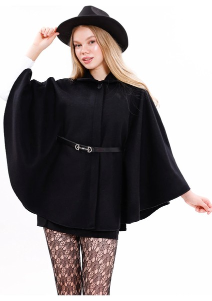 Prilika Kadın Siyah Kemerli Kaşe Pelerin Panço – 2025 Yeni Sezon Şıklığı