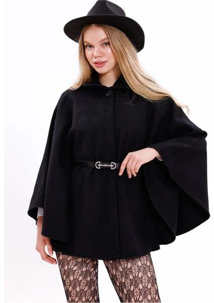 Prilika Kadın Siyah Kemerli Kaşe Pelerin Panço – 2025 Yeni Sezon Şıklığı