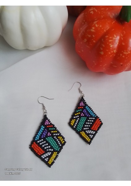 Kum Boncuklu El Yapımı Küpe