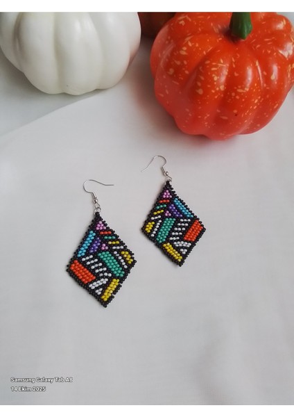 Kum Boncuklu El Yapımı Küpe modelleri