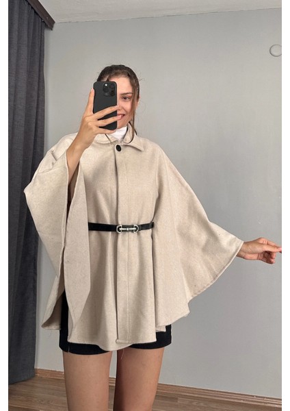 Bej Prilika Kadın Rahat Araboy Kemerli Şık Kaşe Panço – 2025 Yeni Sezon